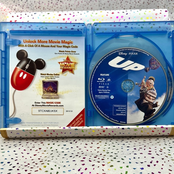 UP (3 DISC BLU-RAY/DVD COMBO PACK) - Picture 4 of 6